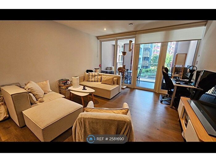 2 Bedroom Flat To Rent In Weymouth Building, London, SE17