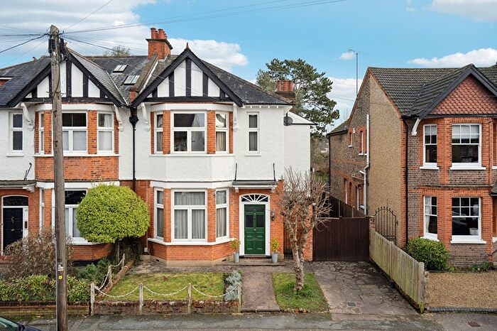 4 Bedroom Semi Detached House For Sale In Kingsfield Road, Watford, WD19