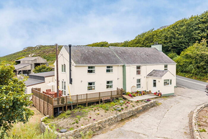 5 Bedroom Detached House For Sale In South Stack Road, Holyhead, LL65