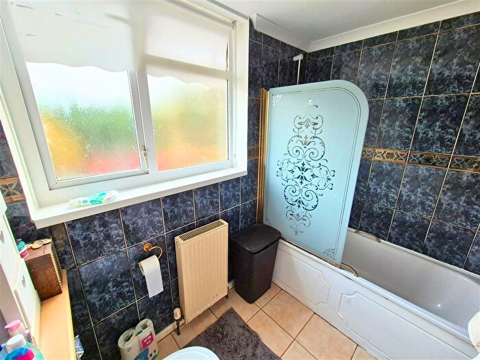 3 Bedroom End Of Terrace House For Sale In Hopyard Close, Leominster, HR6