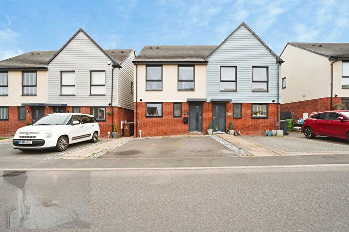 3 Bedroom Semi-detached House For Sale In George Steele Avenue, Stoke-On-Trent, ST2