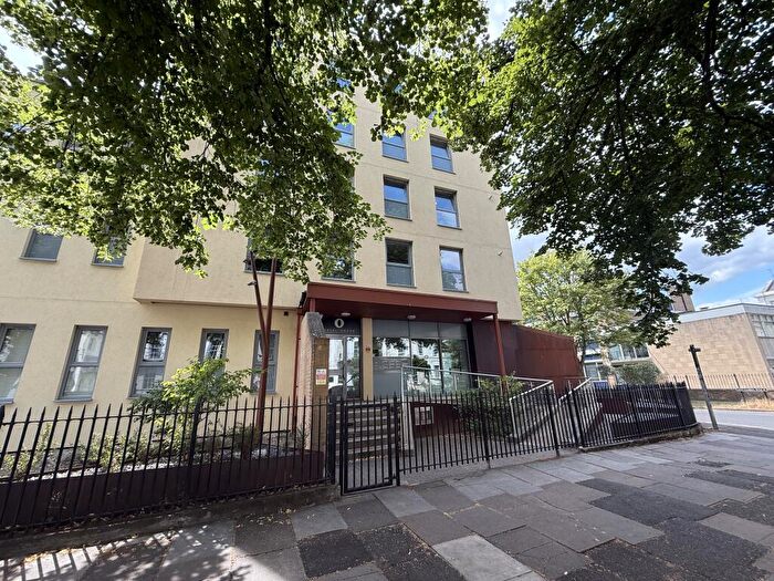 2 Bedroom Flat To Rent In Oriel House, Cheltenham, GL50