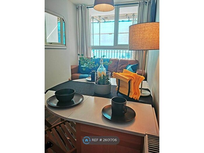 4 Bedroom Maisonette To Rent In Rowstock Gardens, London, N7