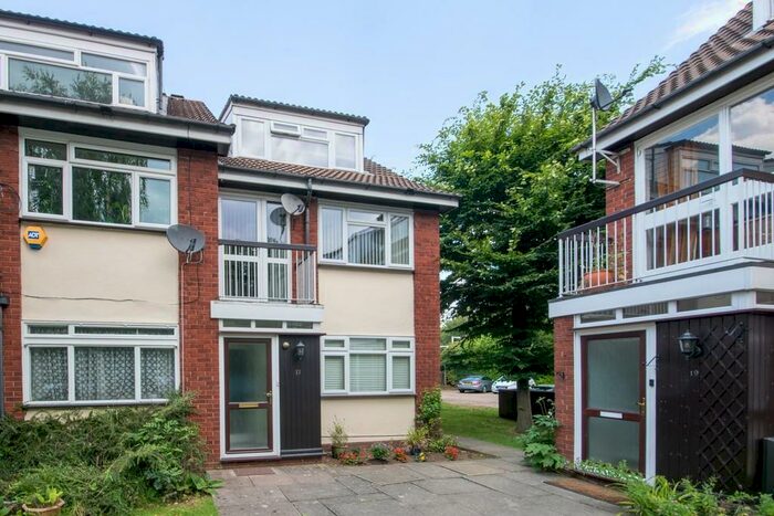 1 Bedroom Ground Maisonette To Rent In Cherry Croft Gardens, Pinner, HA5