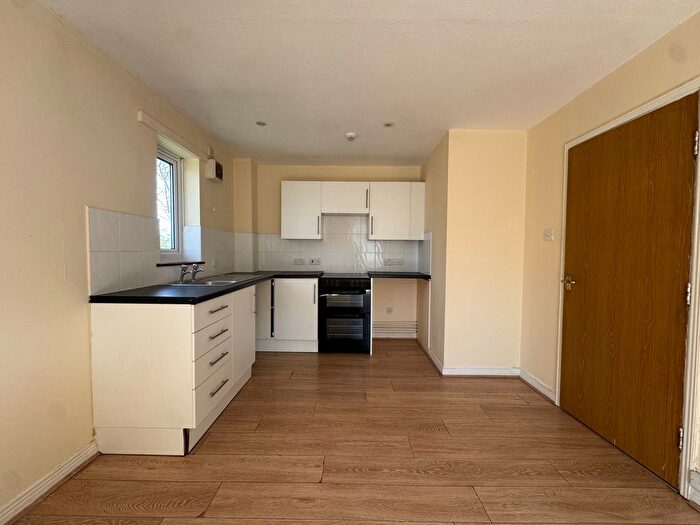 1 Bedroom Flat To Rent In Milburn Road, Gillingham, ME7