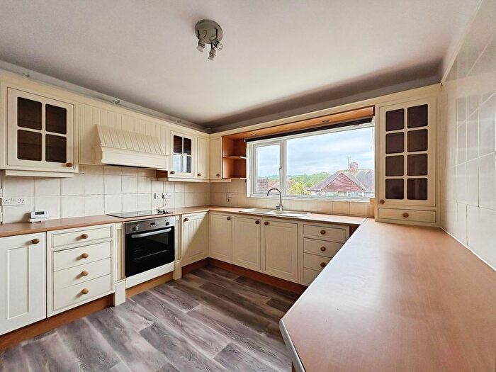 3 Bedroom Flat To Rent In Whipton Village Road, Whipton, Exeter, EX4