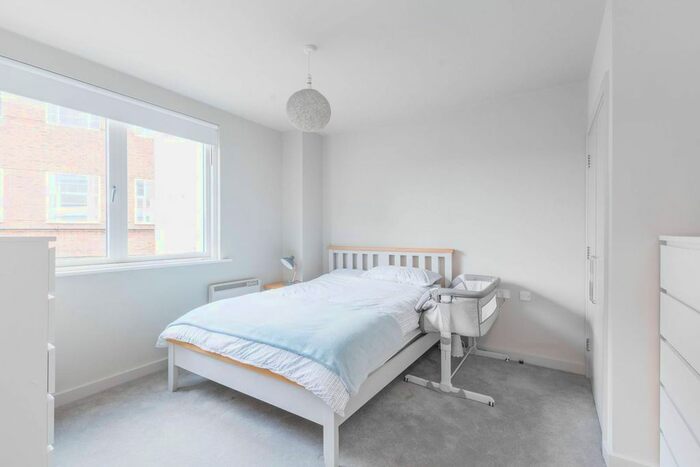 2 Bedroom Flat To Rent In Crouch End Hill, Crouch End, London, N8