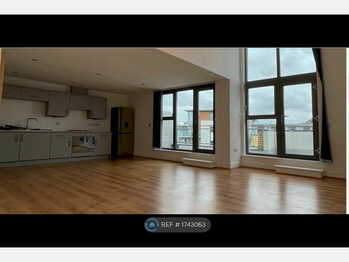 2 Bedroom Flat To Rent In Hart Street, Maidstone, ME16