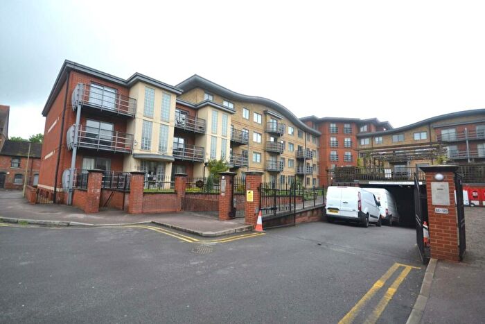 2 Bedroom Flat To Rent In Jubilee Square, Reading, RG1