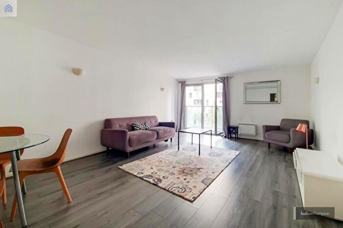 2 Bedroom Flat To Rent In Biscayne Avenue, Canary Wharf, London, E14