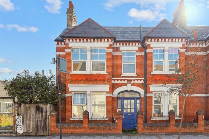 1 Bedroom Flat To Rent In Tooting Bec Road, London, SW17