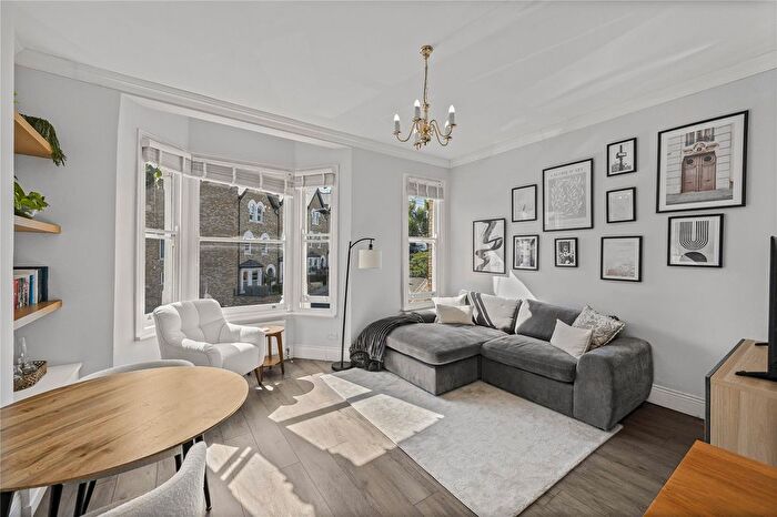 2 Bedroom Flat For Sale In Ivanhoe Road, Camberwell, SE5