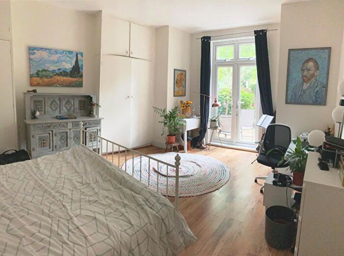 1 Bedroom Flat To Rent In Crossfield Road, Belsize Park, NW3