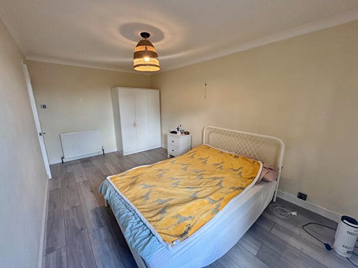 1 Bedroom Flat To Rent In Comb Paddock, Bristol, Westbury On Trym, BS9