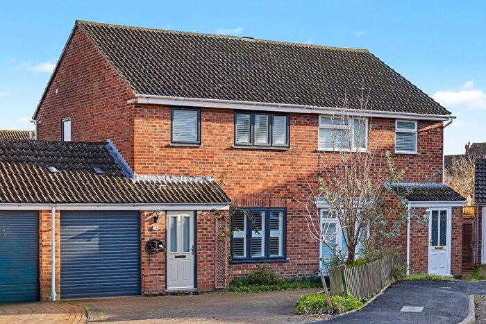 3 Bedroom Semi-Detached House To Rent In Greengage Rise, SG8