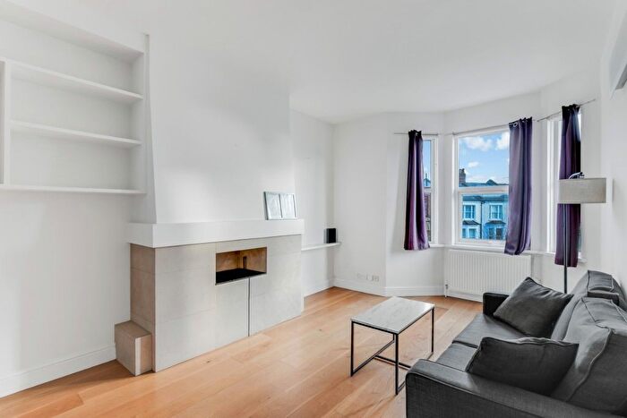 2 Bedroom Flat To Rent In Ingham Road, West Hampstead, NW6