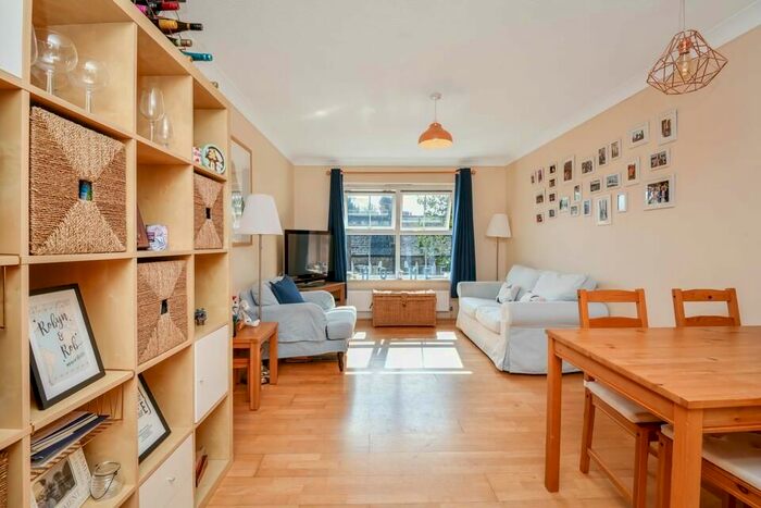 2 Bedroom Flat To Rent In Trafalgar Street, London, SE17