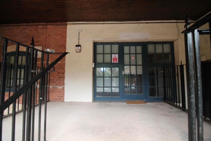 4 Bedroom Flat To Rent In Flat, St. Annes Well Brewery, Lower North Street, Exeter, EX4