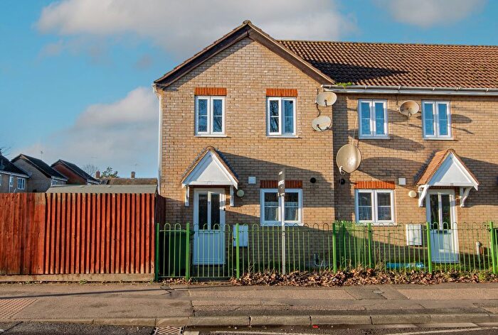 2 Bedroom End Terrace House For Sale In Scalford Drive, Peterborough, PE1