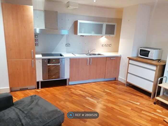 1 Bedroom Flat To Rent In Vachel Road, Reading, RG1
