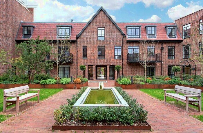 3 Bedroom Apartment To Rent In Hampstead Reach, Chandos Way, London, NW11