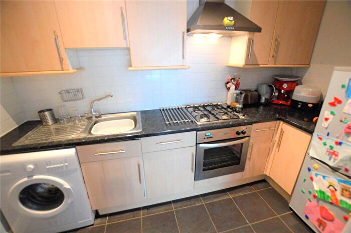 2 Bedroom Apartment To Rent In Gatestone Road, London, SE19