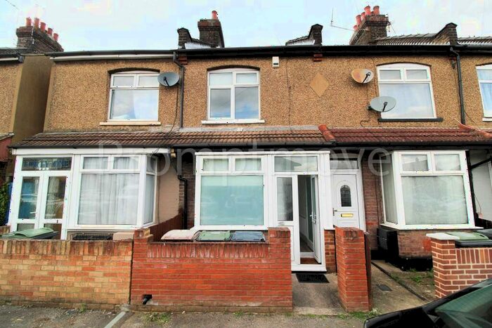 2 Bedroom Terraced House To Rent In Turners Road South, Luton, Bedfordshire, LU2