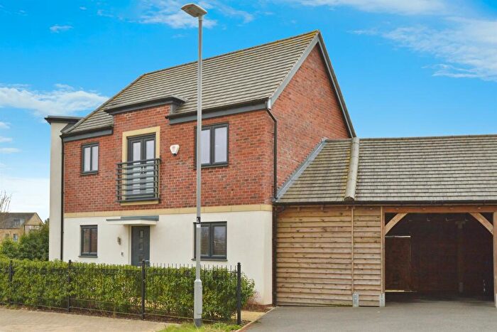 3 Bedroom Semi-Detached House For Sale In Cilgerran Close, Kingsmead, Milton Keynes, MK4