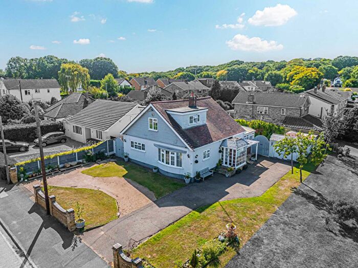 4 Bedroom Detached House For Sale In Woodlands Road, Hockley, SS5