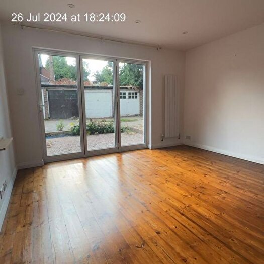 2 Bedroom Flat To Rent In The Green, London, N21