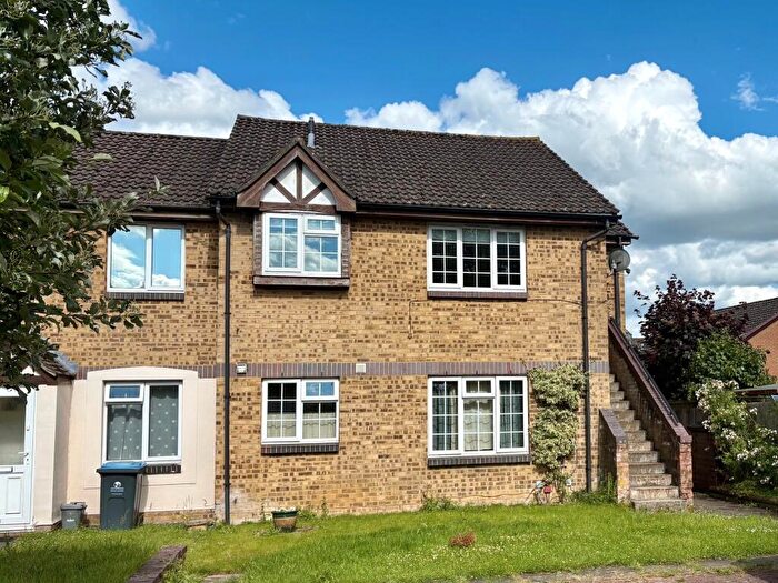 Studio For Sale In Lovatt Close, Carterton, Oxfordshire, OX18