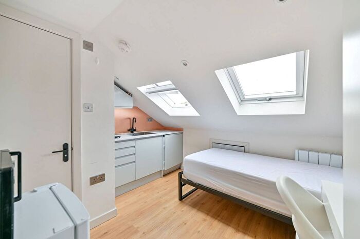 Studio To Rent In Clarence Villas, Kingston, Kingston Upon Thames, KT1