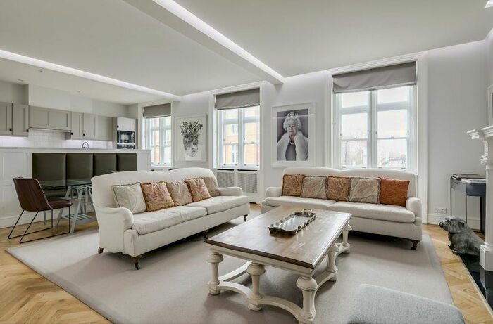 3 Bedroom Flat To Rent In North Audley Street, London, W1K