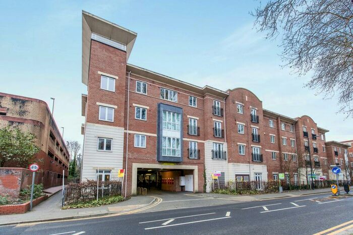 2 Bedroom Apartment To Rent In Park View, SL6