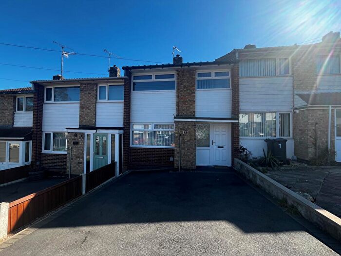 3 Bedroom House To Rent In Starthe Bank, Heanor, Derbyshire, DE75