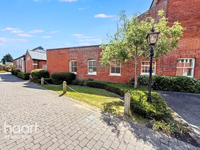 2 Bedroom Apartment For Sale In Old St Michaels Drive, Braintree, CM7