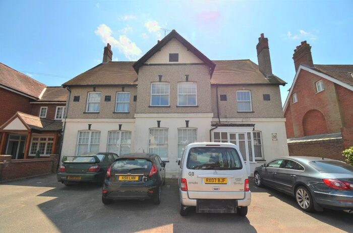 2 Bedroom Flat To Rent In London Road, Brentwood, CM14