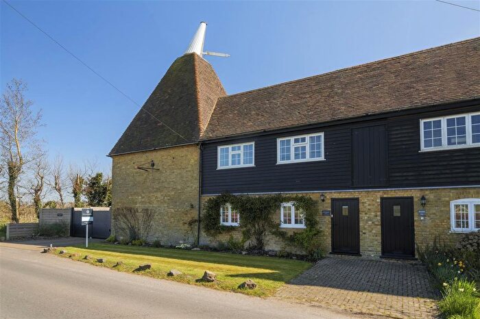 4 Bedroom Semi-Detached House For Sale In Brownings Oast, Hansletts Lane, Ospringe, ME13