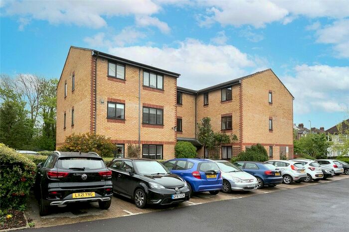 1 Bedroom Flat To Rent In Chiswell Court, Sandown Road, Watford, Hertfordshire, WD24