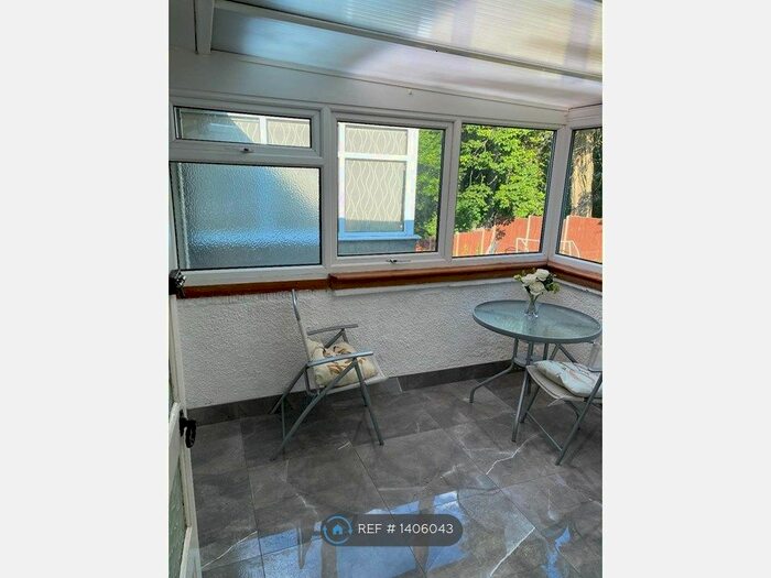 2 Bedroom Maisonette To Rent In Connell Crescent, London, W5