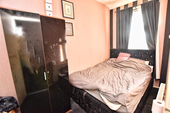 2 Bedroom End Of Terrace House For Sale In Copenhagen Street, Wardleworth, Rochdale, Greater Manchester, OL16