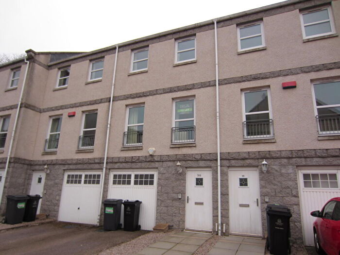 3 Bedroom Terraced House To Rent In South College Street, Aberdeen, AB11