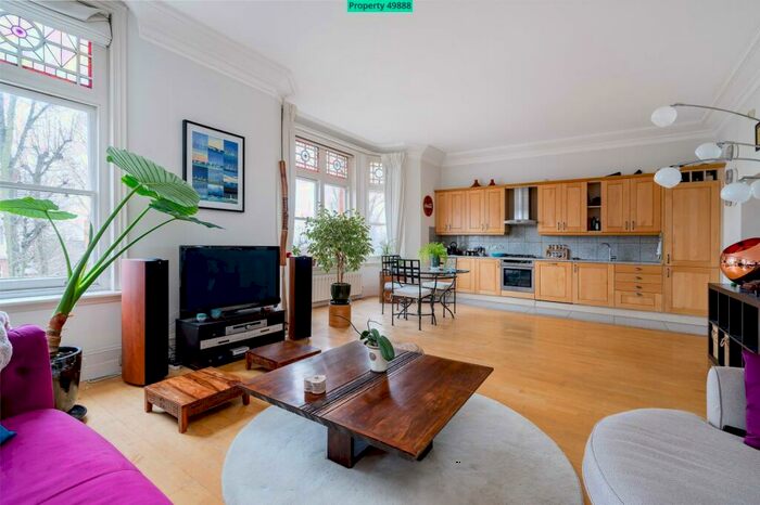 2 Bedroom Flat To Rent In Well Walk, London, NW3