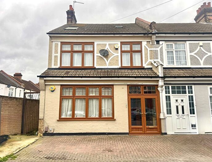 3 Bedroom End Terrace House For Sale In Heathview Road, Thornton Heath, CR7