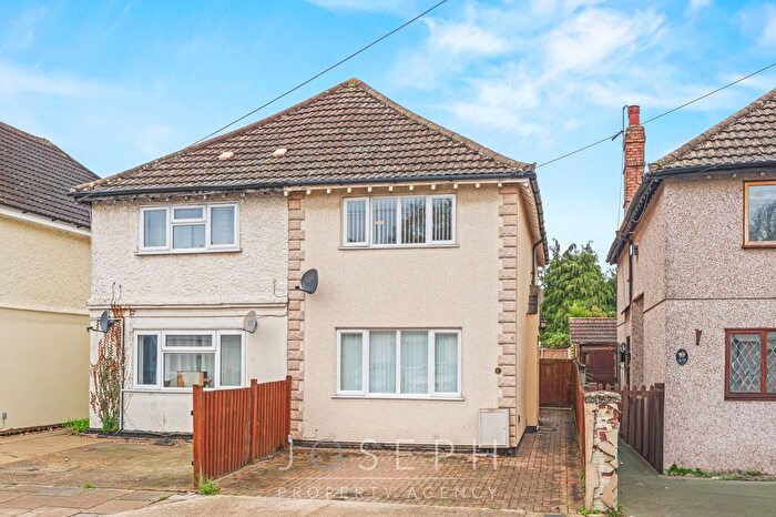 3 Bedroom Semi Detached House For Sale In Reading Road, Ipswich, IP4