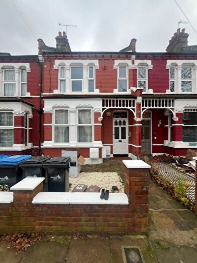 2 Bedroom Maisonette To Rent In Hardwicke Road, London, N13