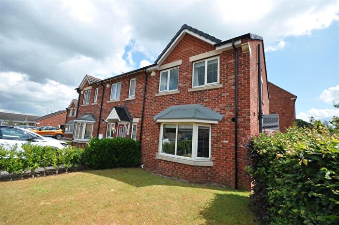 3 Bedroom End Of Terrace House To Rent In Punton Walk, Snaith, Goole, DN14