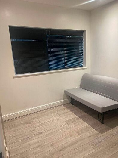 Studio To Rent In Kingscroft Road, London, NW2