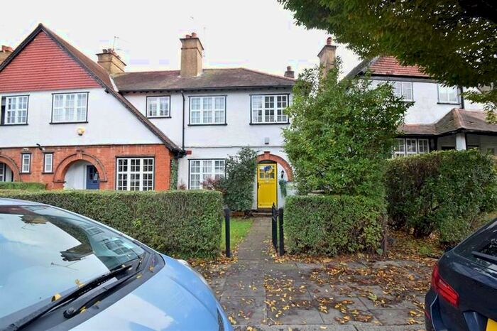 3 Bedroom Property To Rent In Brunner Road, Brentham Garden Estate, Ealing, W5