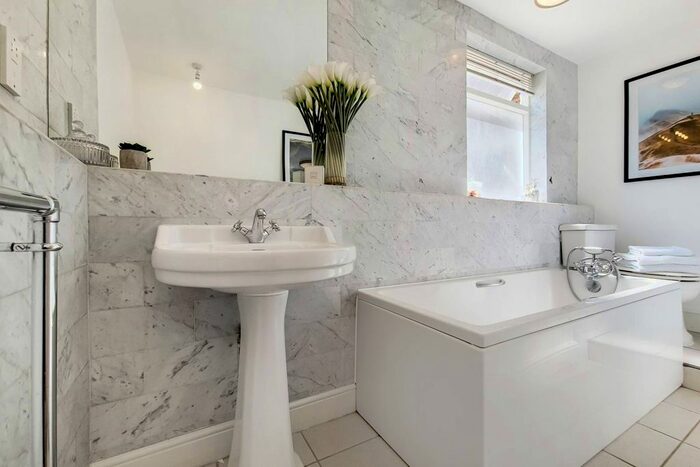 2 Bedroom Flat To Rent In Elvaston Place, South Kensington, London, SW7